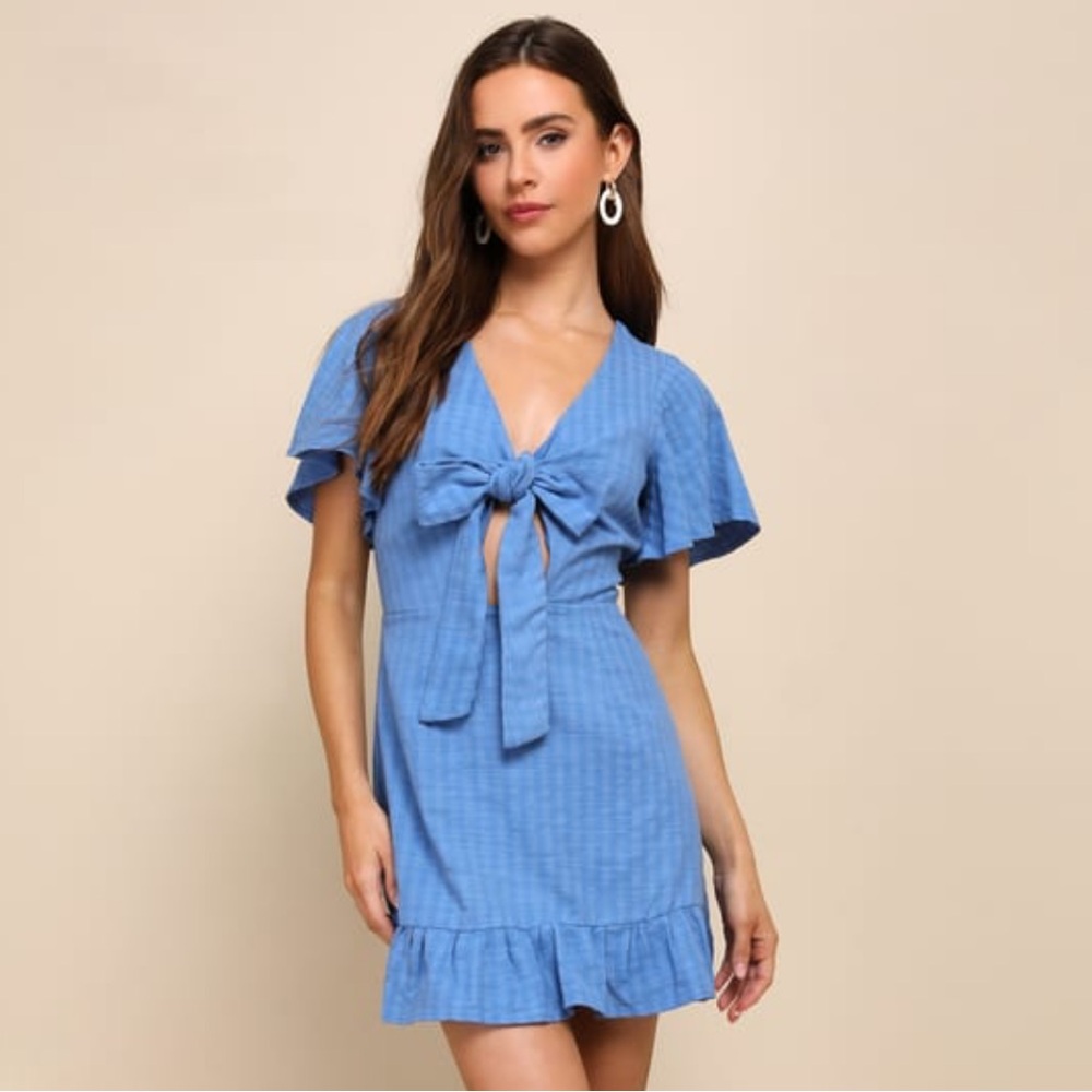 Lulus tie front dress